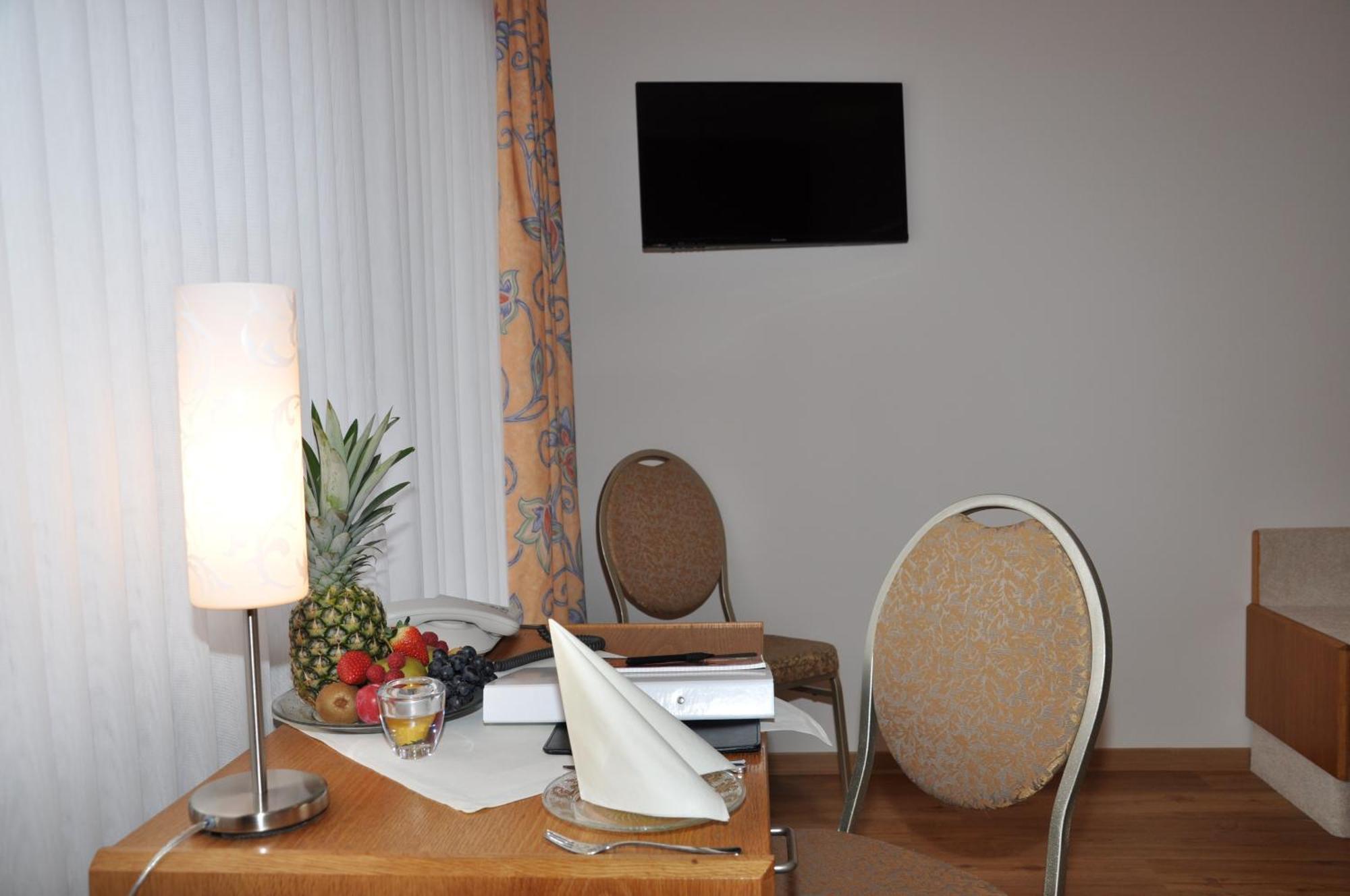 Hotel-Restaurant Sonnenhof Veitsrodt Room photo