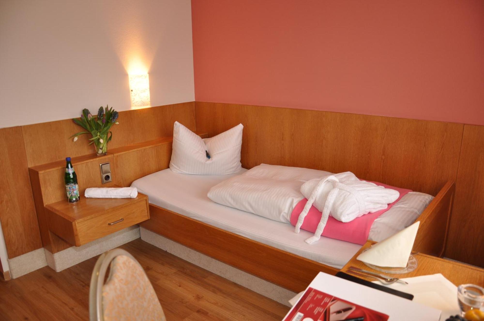 Hotel-Restaurant Sonnenhof Veitsrodt Room photo